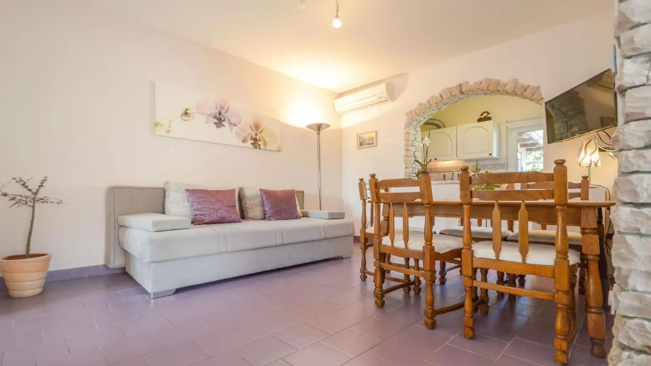 Apartment Μεντουλίν 3*,  Κροατία
