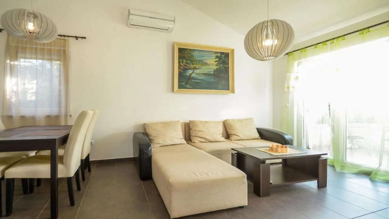 Apartment Μεντουλίν